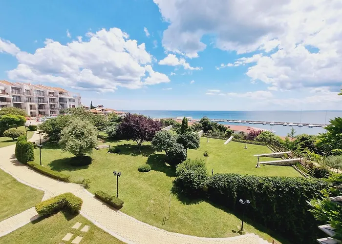 Отель Diamond Sunny 4*